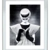 Gerahmtes Bild Reading Beauty 85X105Cm