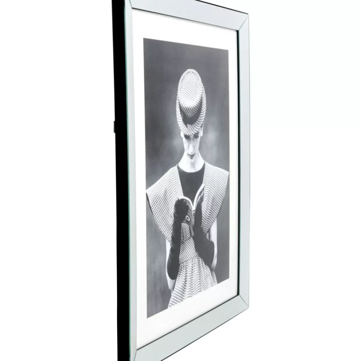 Gerahmtes Bild Reading Beauty 85X105Cm