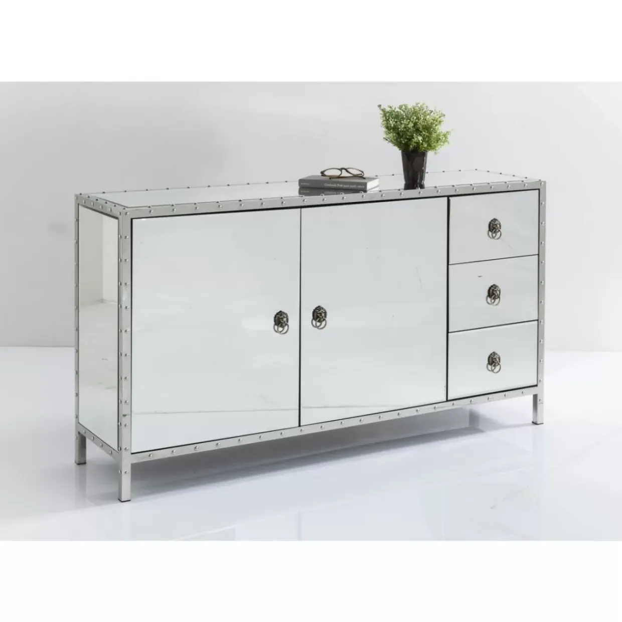 Sideboard Rivet