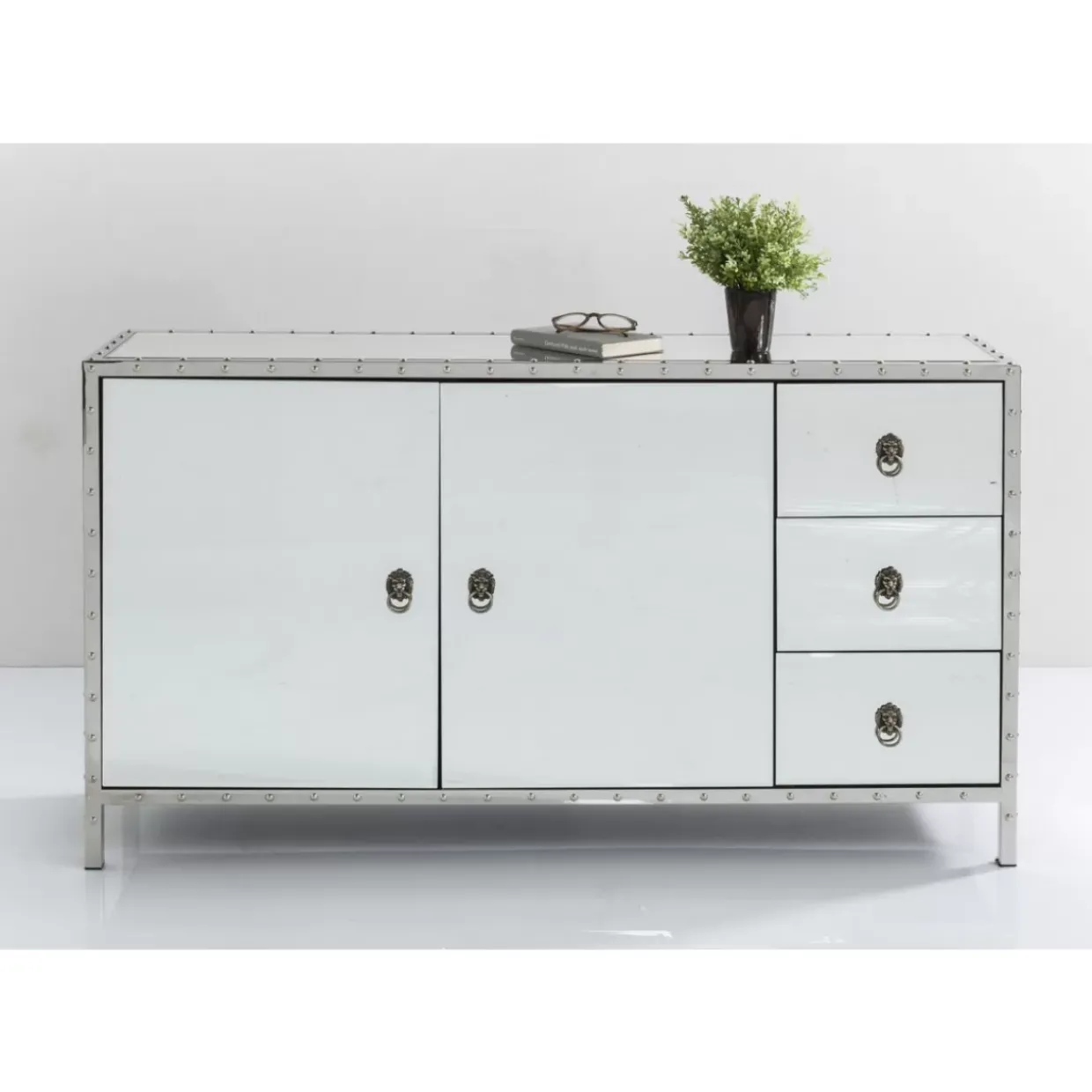 Sideboard Rivet