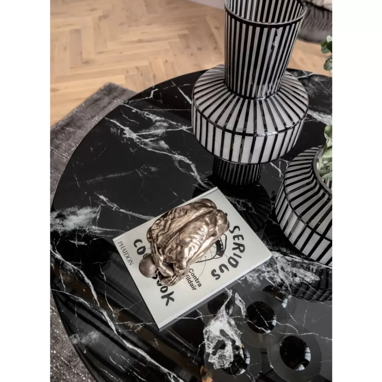 Tisch Solo Marble Schwarz O110