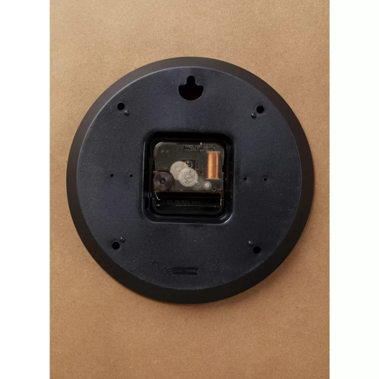 Wanduhr Levi Braun O60